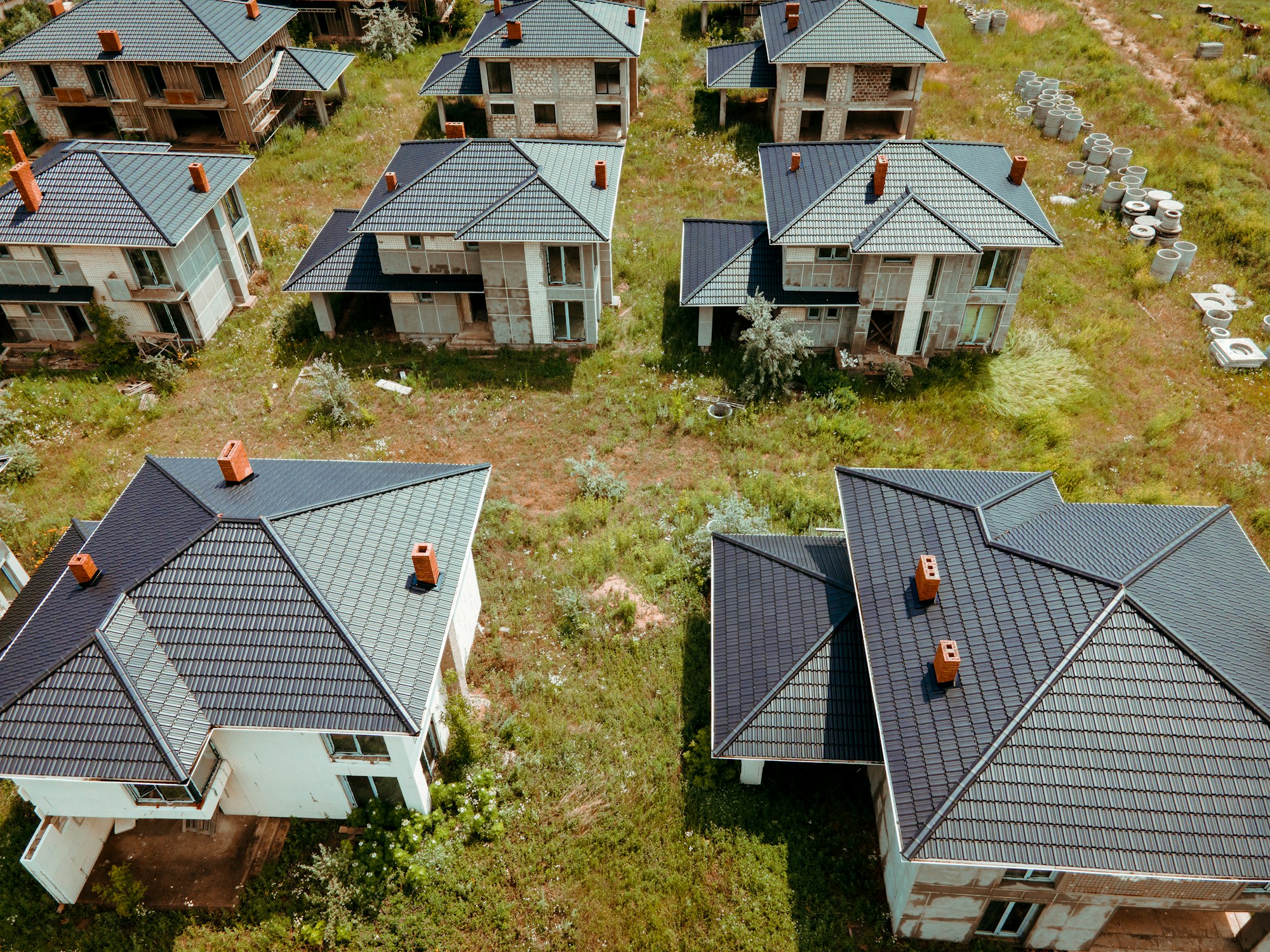 aerial view of abandoned houses following the real estate crisis
